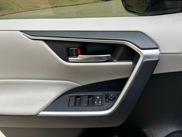 2019 Toyota RAV4 2019 TOYOTA RAV4 XLE - 22955020 - 30