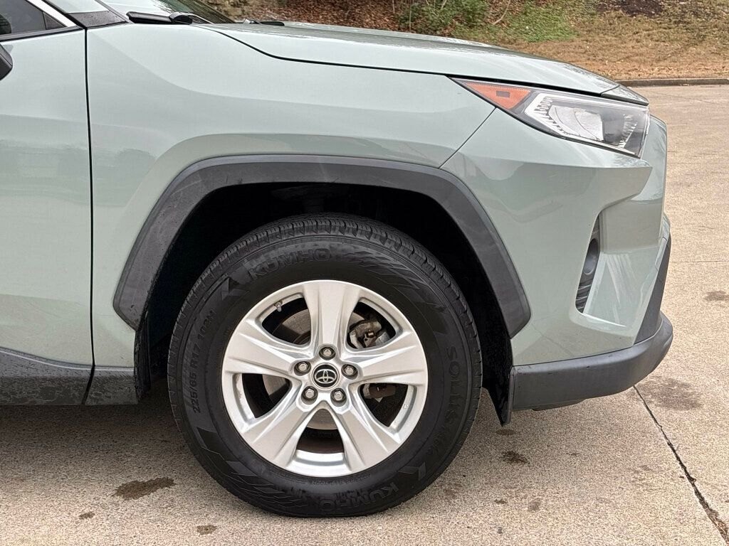 2019 Toyota RAV4 2019 TOYOTA RAV4 XLE - 22955020 - 32