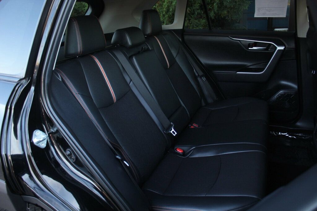 2019 Toyota RAV4 Adventure Premium photo 9