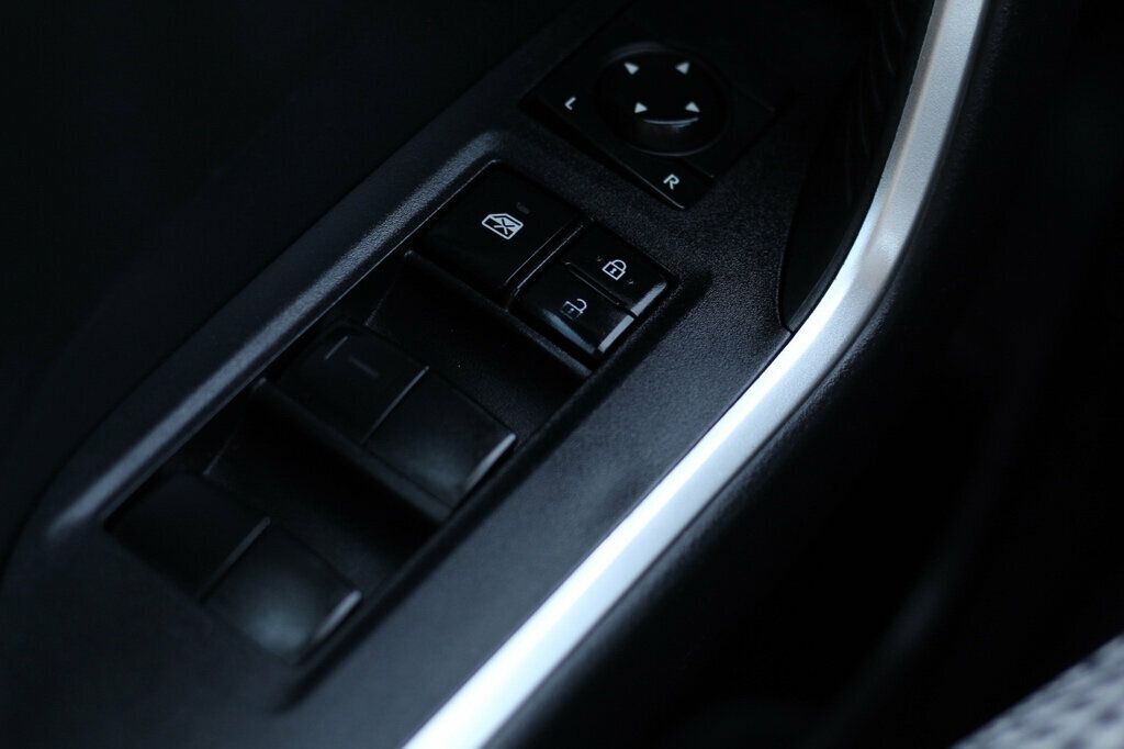 2019 Toyota RAV4 Adventure Premium photo 18
