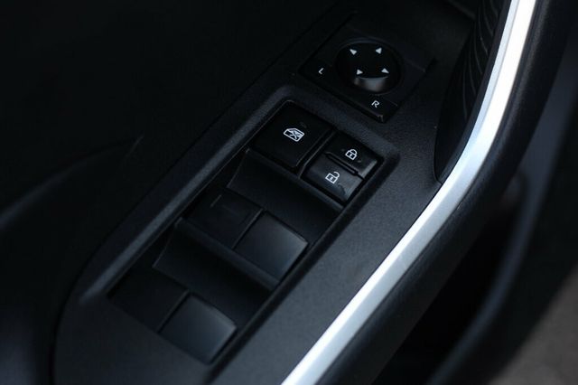 2019 Toyota RAV4 AWD XLE 7.0" TOUCH SCREEN W/ APPLE CARPLAY, BLIND SPOT - 23014224 - 19