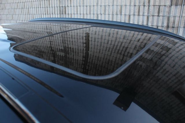 2019 Toyota RAV4 AWD XSE W/ ENTUNE PREMIUM AUDIO JBL NAVIGATION - 22975981 - 30