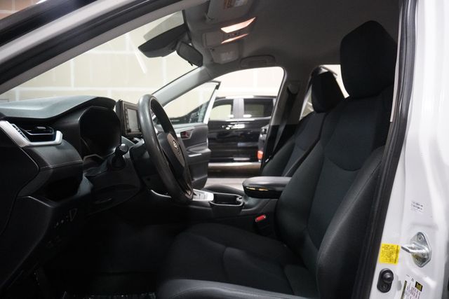 2019 Toyota RAV4 Hybrid LE AWD - 22965095 - 4