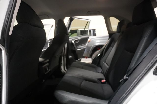 2019 Toyota RAV4 Hybrid LE AWD - 22965095 - 6