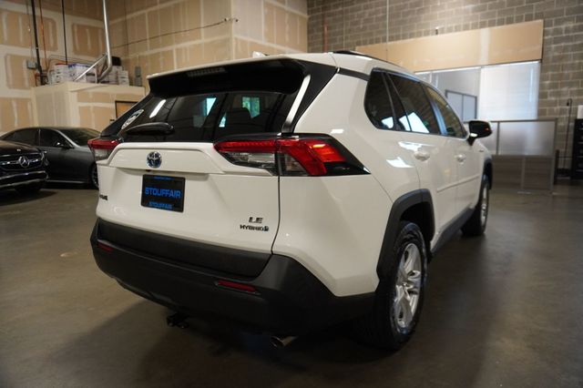 2019 Toyota RAV4 Hybrid LE AWD - 23040720 - 3