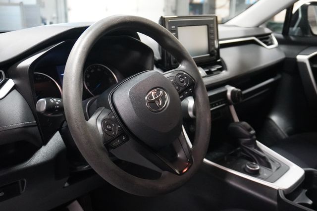 2019 Toyota RAV4 Hybrid LE AWD - 23040720 - 5