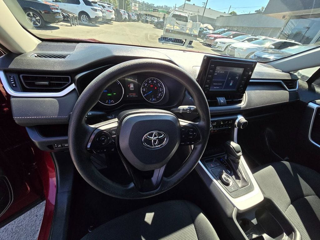 2019 Toyota RAV4 Hybrid LE AWD - 22575931 - 21