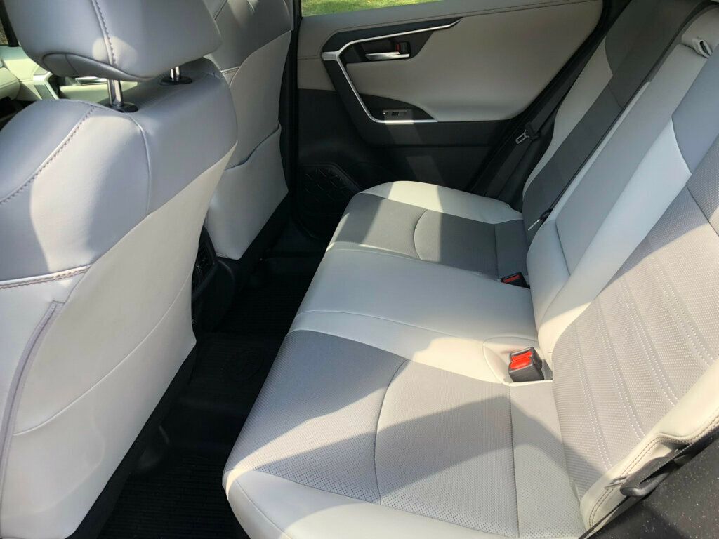 2019 Toyota RAV4 Hybrid Limited AWD - 22894410 - 4