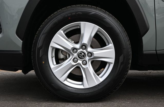 2019 Toyota RAV4 Hybrid XLE AWD - 23021789 - 6