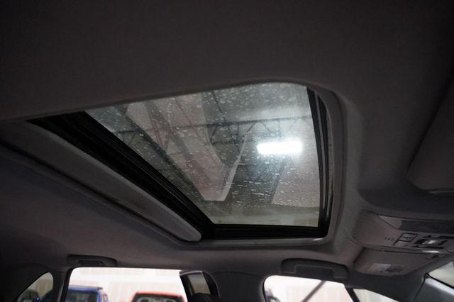 2019 Toyota RAV4 Hybrid XLE AWD - 22976214 - 8