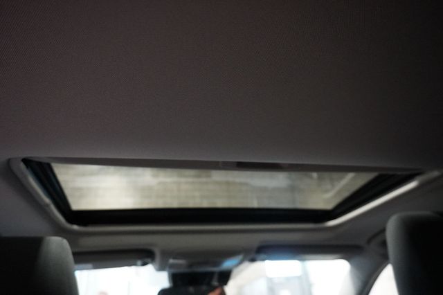 2019 Toyota RAV4 Hybrid XLE AWD - 23049290 - 11
