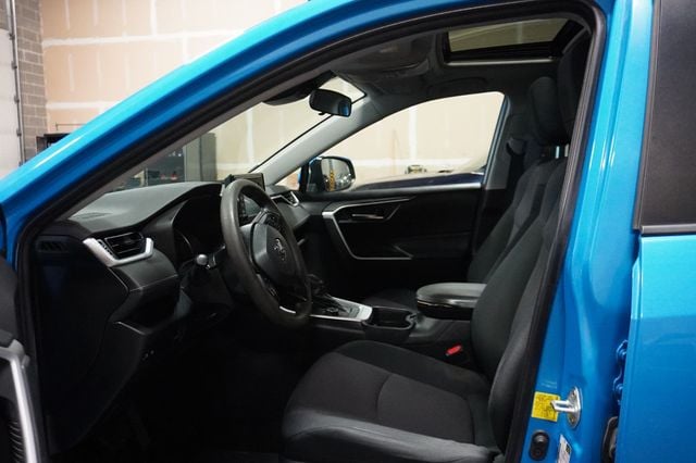 2019 Toyota RAV4 Hybrid XLE AWD - 23049290 - 5
