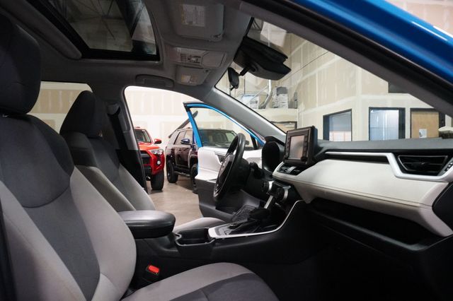 2019 Toyota RAV4 Hybrid XLE AWD - 23097267 - 10