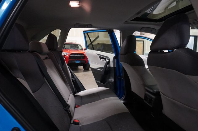 2019 Toyota RAV4 Hybrid XLE AWD - 23097267 - 12