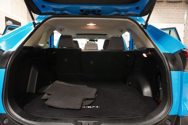 2019 Toyota RAV4 Hybrid XLE AWD - 23097267 - 13