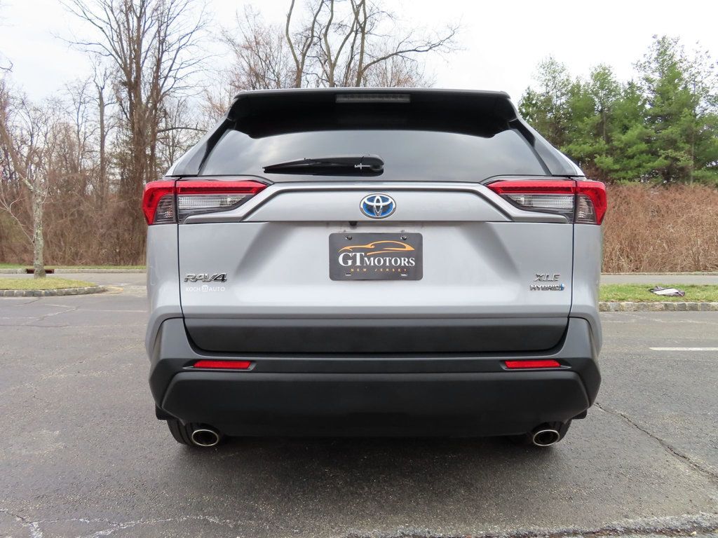 2019 Toyota RAV4 Hybrid XLE photo 11