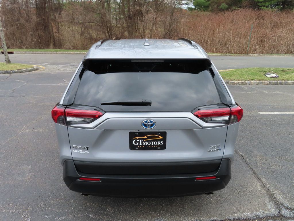 2019 Toyota RAV4 Hybrid XLE photo 12