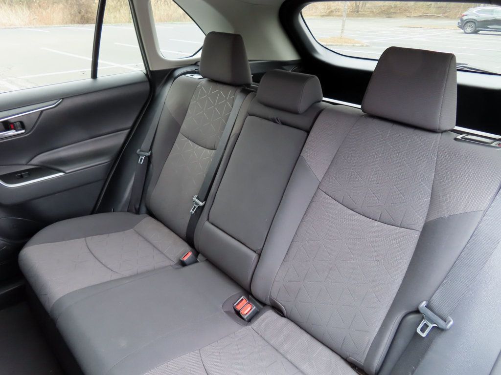 2019 Toyota RAV4 Hybrid XLE photo 26