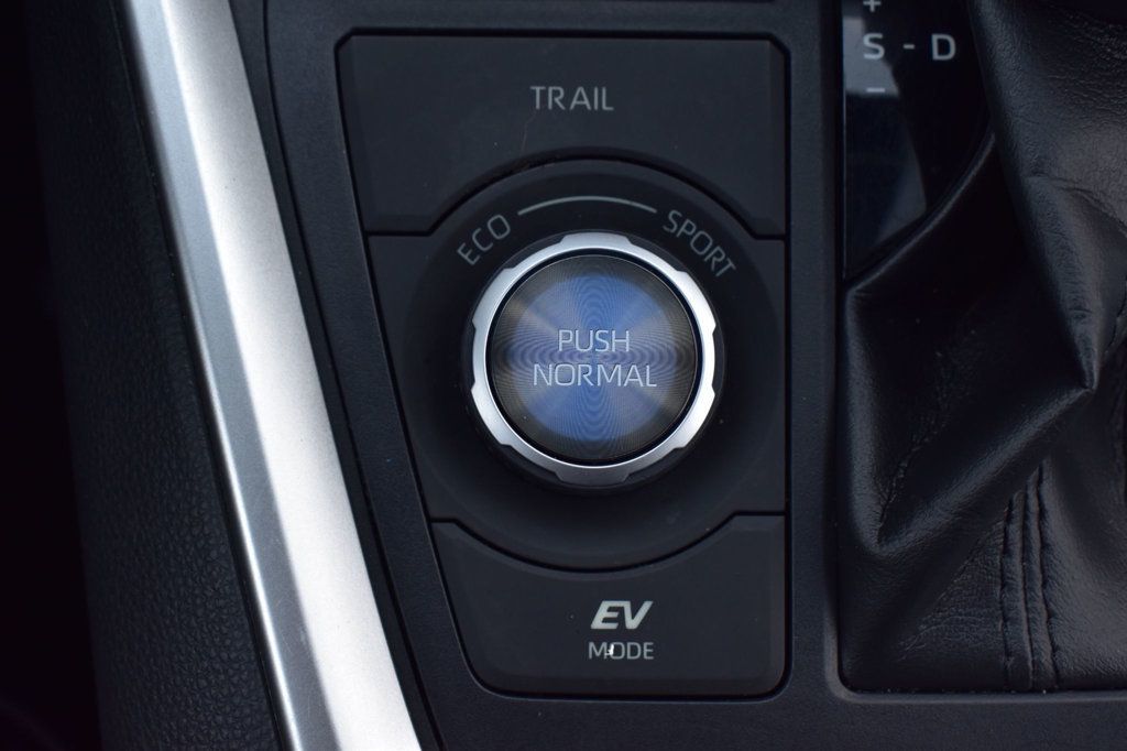 2019 Toyota RAV4 Hybrid XSE AWD - 22989037 - 31