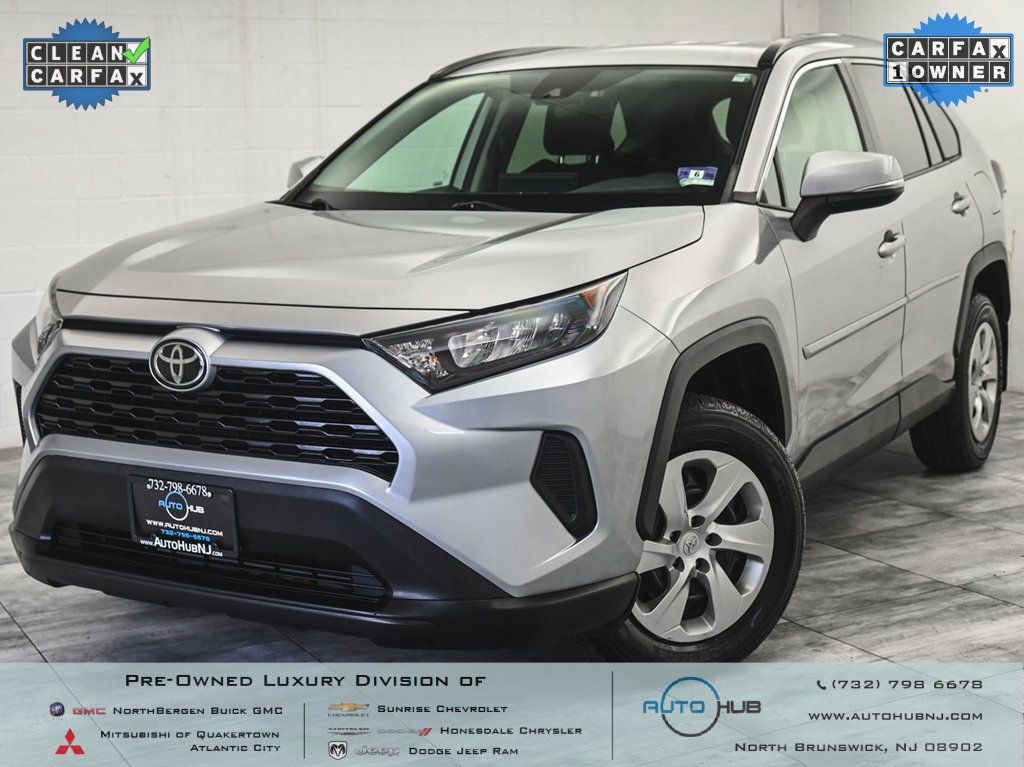 2019 Toyota RAV4 LE - 22967237 | Video 1