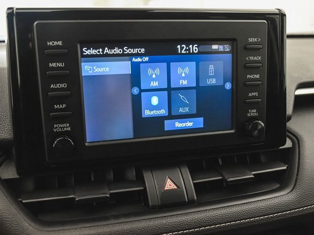 2019 Toyota RAV4 LE - 22967237 - 16