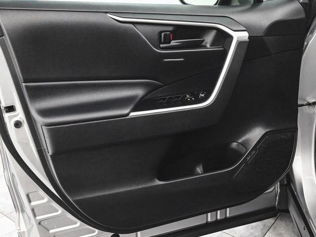 2019 Toyota RAV4 LE - 22967237 - 7