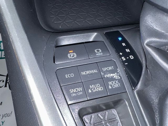 2019 Toyota RAV4 LE AWD - 22991974 - 15