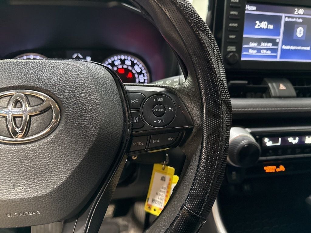 2019 Toyota RAV4 LE AWD - 22986608 - 11