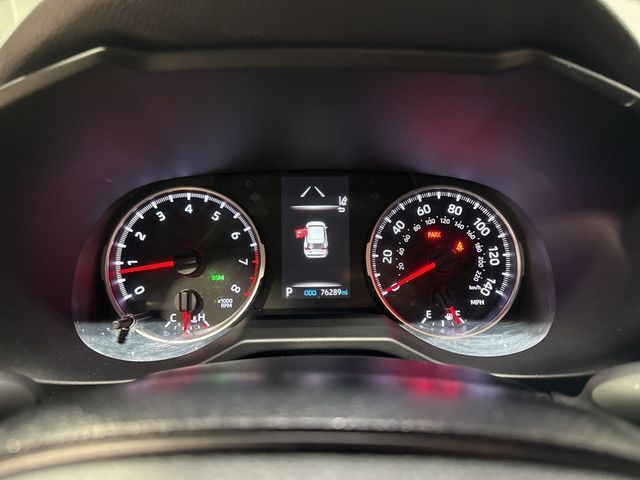 2019 Toyota RAV4 LE AWD - 22986608 - 16