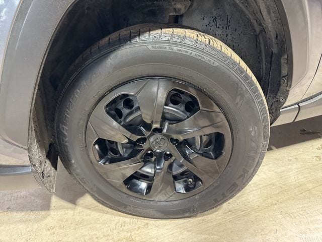 2019 Toyota RAV4 LE AWD - 22986608 - 1