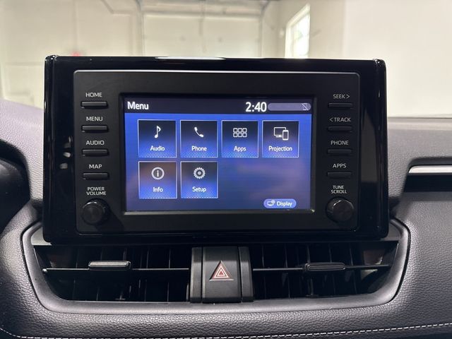 2019 Toyota RAV4 LE AWD - 22986608 - 19