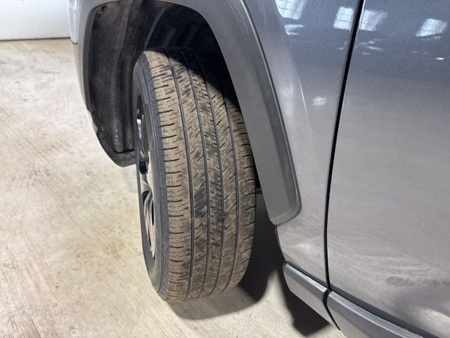 2019 Toyota RAV4 LE AWD - 22986608 - 2