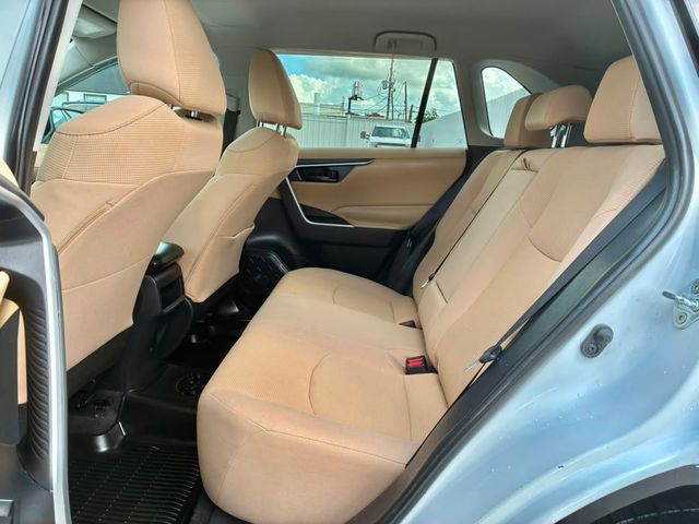 2019 Toyota RAV4 LE AWD - 23039763 - 12