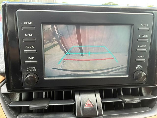 2019 Toyota RAV4 LE AWD - 23039763 - 17