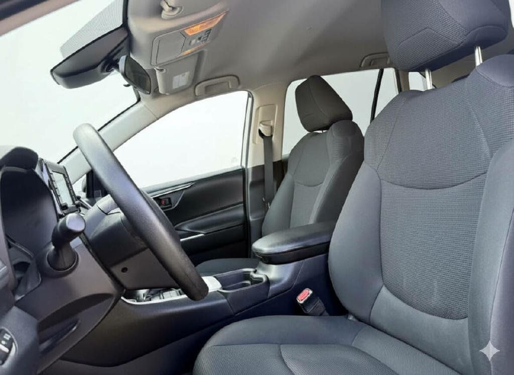 2019 Toyota RAV4 LE AWD - 22889943 - 9