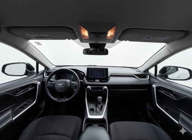 2019 Toyota RAV4 LE AWD - 22889943 - 17