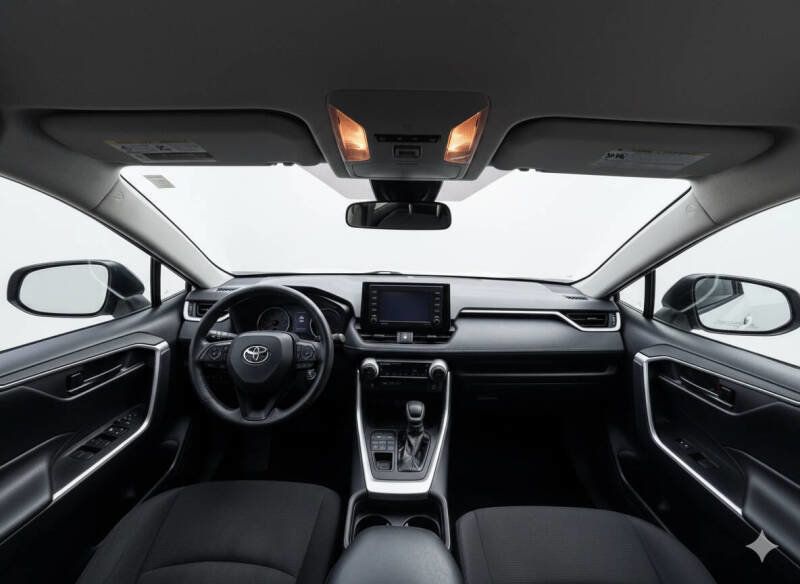 2019 Toyota RAV4 LE AWD - 22889943 - 17