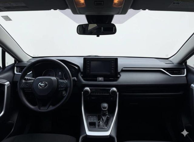 2019 Toyota RAV4 LE AWD - 22889943 - 18