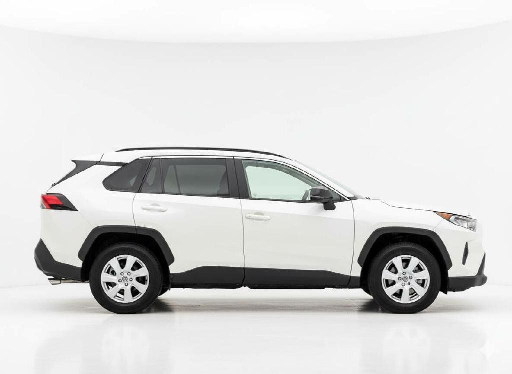 2019 Toyota RAV4 LE AWD - 22889943 - 3