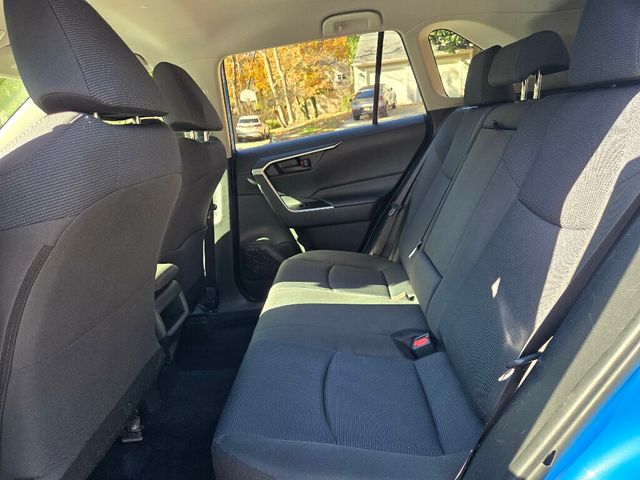 2019 Toyota RAV4 LE AWD - 22945427 - 11