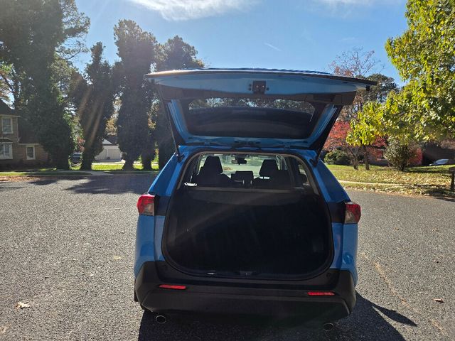 2019 Toyota RAV4 LE AWD - 22945427 - 13