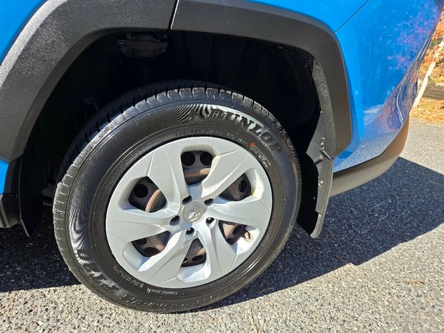 2019 Toyota RAV4 LE AWD - 22945427 - 15