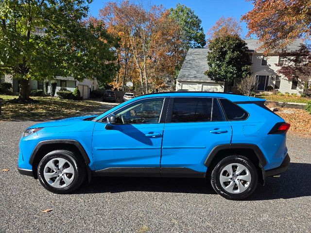 2019 Toyota RAV4 LE AWD - 22945427 - 1