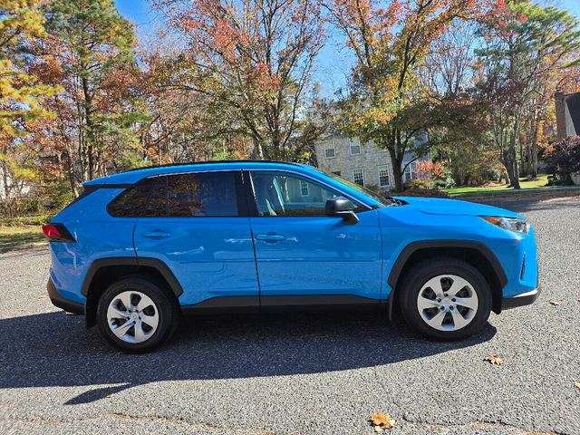 2019 Toyota RAV4 LE AWD - 22945427 - 5