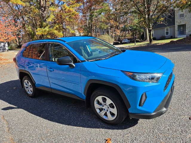 2019 Toyota RAV4 LE AWD - 22945427 - 6