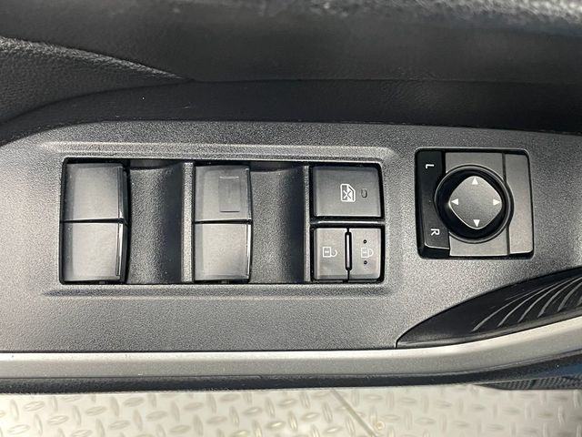 2019 Toyota RAV4 LE AWD - 22962960 - 16