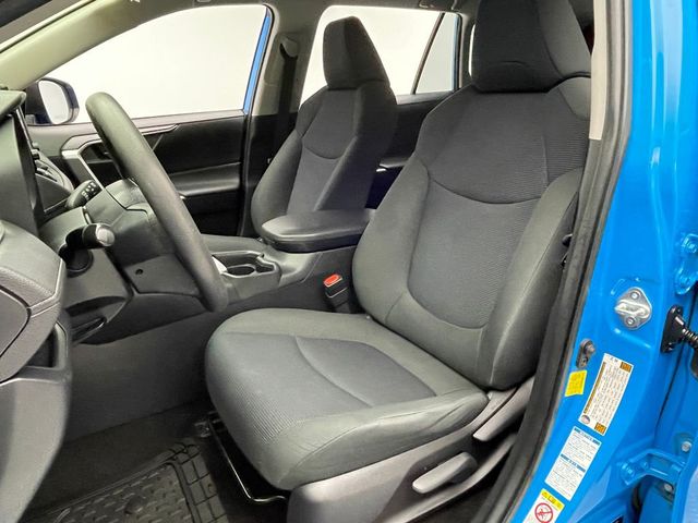 2019 Toyota RAV4 LE AWD - 22962960 - 17