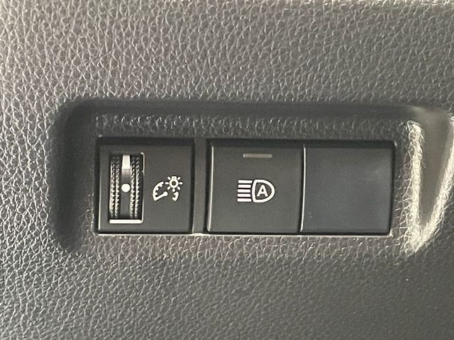 2019 Toyota RAV4 LE AWD - 22962960 - 18