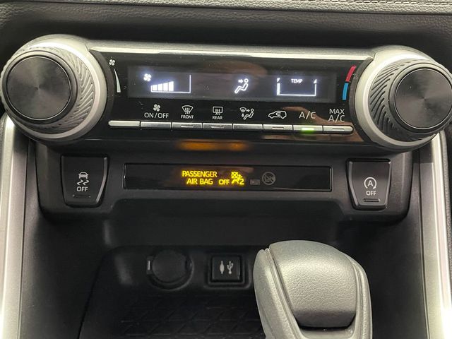 2019 Toyota RAV4 LE AWD - 22962960 - 25