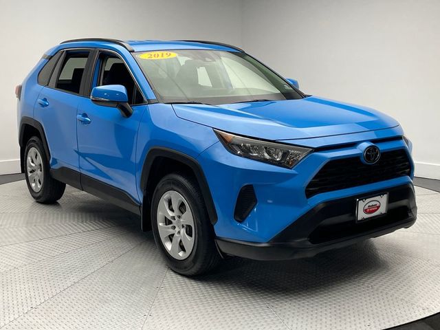 2019 Toyota RAV4 LE AWD - 22962960 - 2